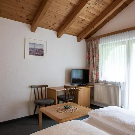 Haus Bambi Bed & Breakfast 3*